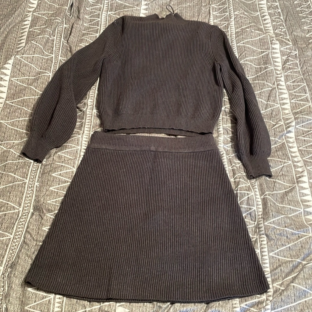 Zara Set: Skirt & Sweater